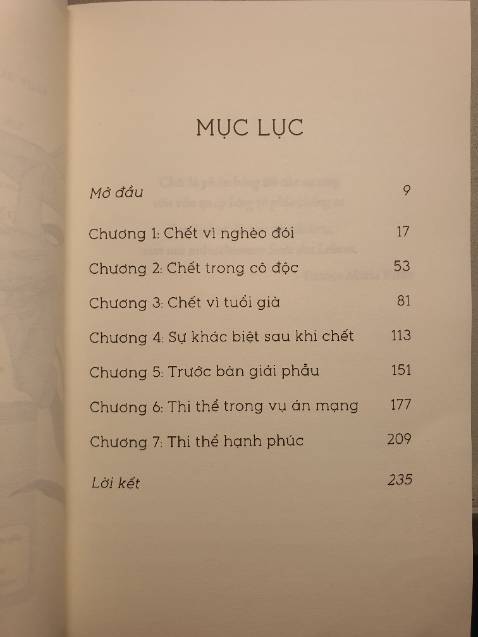 Quyển sách cho người đọc cái nhìn tổng quan về công việc pháp y, các cases thường gặp trong ngành này cũng như thực trạng xã hội đi kèm. Nhìn chung với người đọc không có mục đích tìm hiểu sâu như mình thì sách đáng đọc, tuy nhiên vì lý do bảo mật thông tin nên phần lớn các cases chỉ được lướt qua nhanh, cảm giác đọc chưa đã, hơi hụt hẫng.