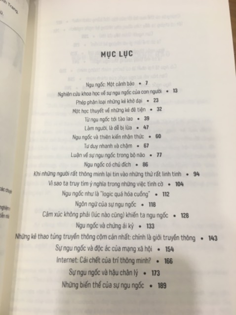 Giấy đỉnh, nội dung hơi bị hack so với mình. Nhưng mà hay ó, kiểu phải là bạn nào hứng thú với chủ đề và dạng sách này hẳn mua, vì đọc rất là trừu tượng, dẫn đến không hiểu cái hồi nản lun ó