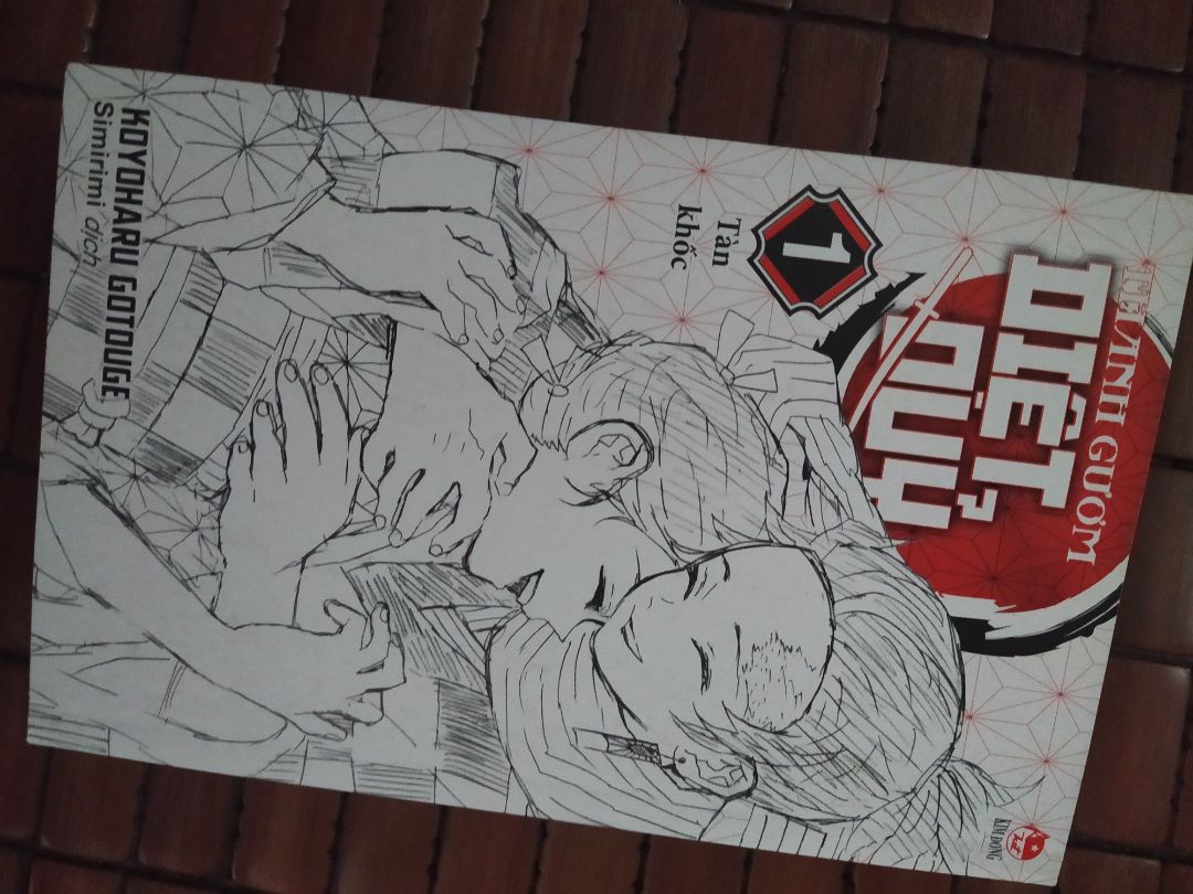 Anh giao tận tình, giao nhanh chóng, chất lượng sản tuyệt vời, sách bên trong không bị móp méo là ưng lắm rồi ạ, đã vậy tranh lại rất xinh xẻo, mượt mà lấy ra mà em phần khích !!! Aaa, em trông lâu rồi mà bây h mới có mừng hết sức đã vậy hôm nay mới 1/2 nữa cơ !! Nói chung là tuyệt vời lắm ạ!!!