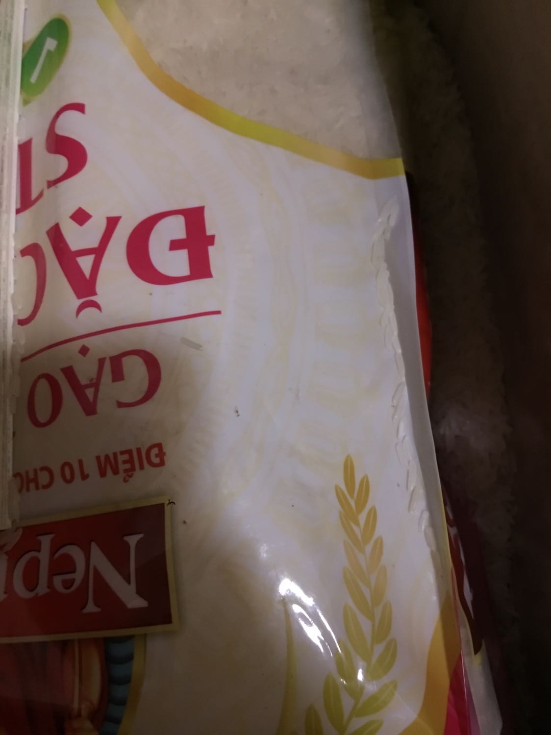 giao hàng bị bục hết gạo mà Tiki ko kiểm tra cũng giao đến khách. Đề nghị cho mình đổi trả giao hàng bị bục hết gạo mà Tiki ko kiểm tra cũng giao đến khách. Đề nghị cho mình đổi trả