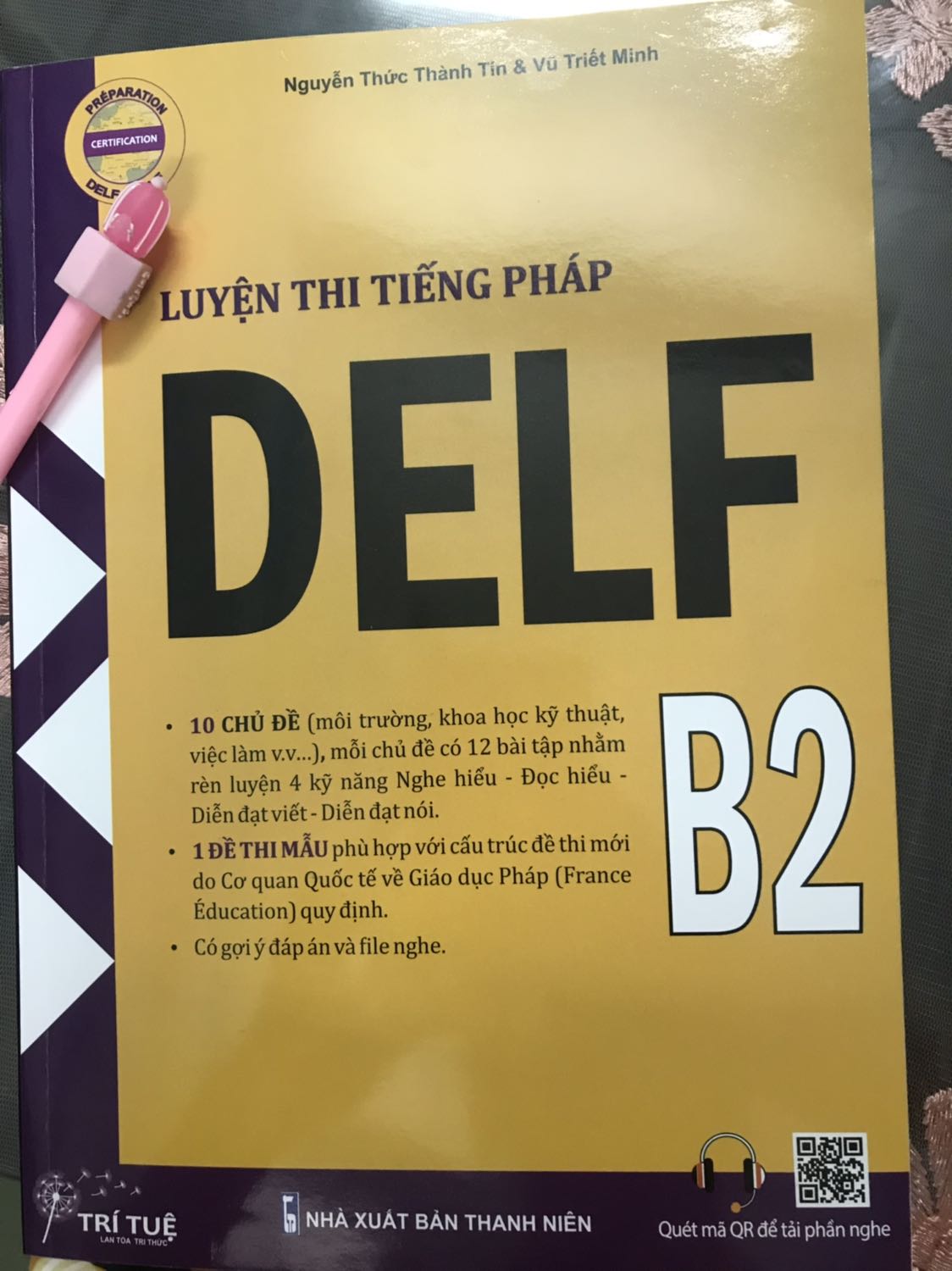 Một cuốn sách rất đáng để mua❤️
Có file nghe QR rất tiện lợi cho bạn nào không tiện nghe bằng CD, sách rất đẹp, có cả đáp án phần nghe rõ ràng?