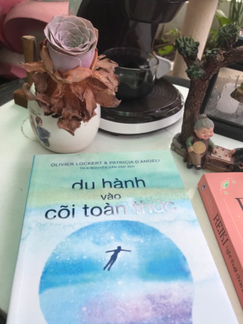 Nội dung thì mình đang đọc, hy vọng sau khi đọc xong quyển sách này, mình có thể tự chữa lành những cơn đau mãn tính của mình, shipper rất nhiệt tình, cảm ơn tiki rất nhiều ❤️