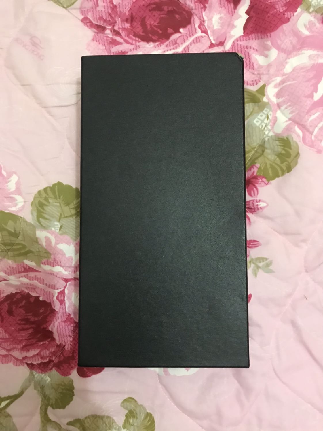 Xấu hơn trong ảnh. Hơi thất vọng