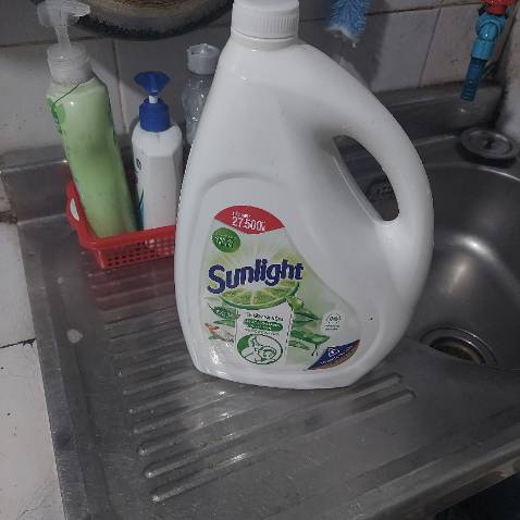 Sản phẩm tệ. Nước rất lỏng. Kiểu bị pha nước vào. Mới khui chiều hôm qua. Vừa xài vứa tức. Cứ như mua hàng đểu ấy. Sao không đăng đc clip vậy? Chờ shop phản hồi!