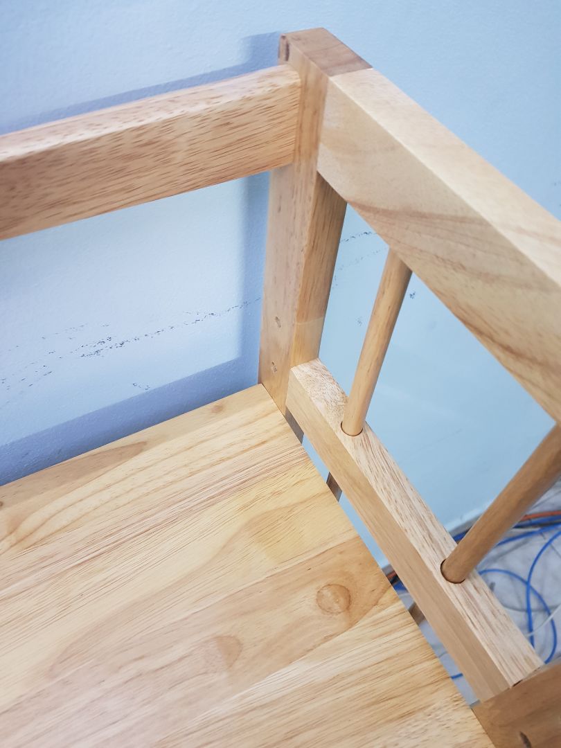 tối hôm trước đặt, chiều hôm sau giao luôn. mình rất hài long về sản phẩm, chắc chắn, bộ kit lắp thấy oke không chơn tuột như các khách hàng trên kể. chắc Shop đã khắc phục. kệ này có 3 bậc lắp tùy mỗi người cần kích thước phù hợp. rất hài lòng