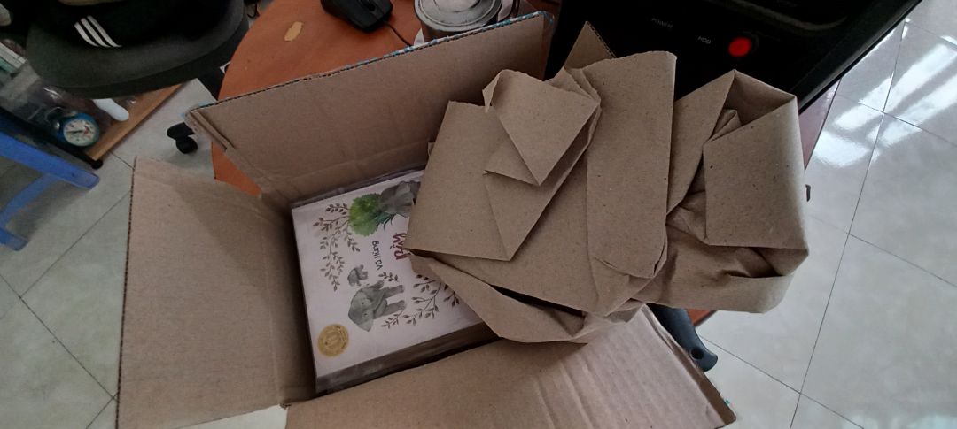 Sách tốt, vận chuyển nhanh, tiki bao gói tồi