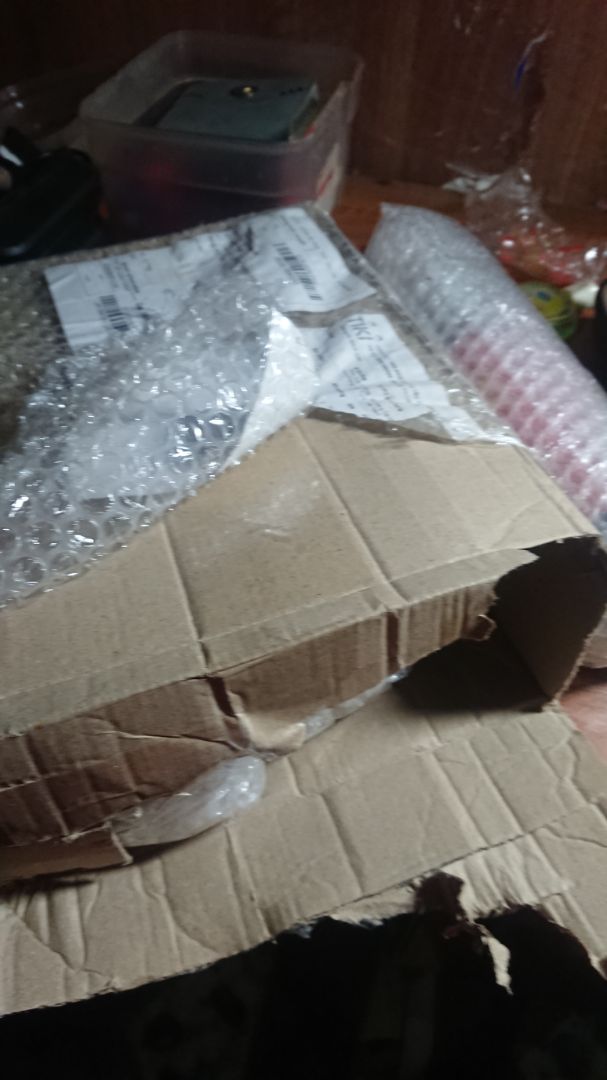 Tôi chưa nhận được hàng sao đã duyệt vậy? Làm ăn gì mà không uy tín vậy? 
Tiền đã trả trước rồi hàng vẫn chưa giao