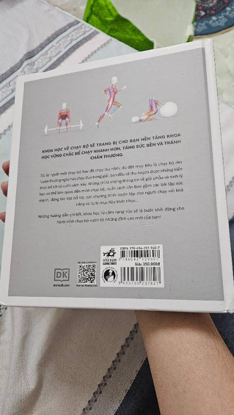 Tiki giao nhanh, giá rẻ, sách được bọc kĩ, gọn, nội dung có hình ảnh minh họa khoa học.