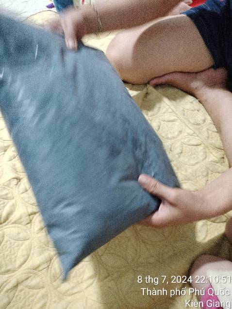 quá tuyệt vời, lỗ nhỏ nên muỗi kim cũng k vào đc, mọi người nên mua nhé