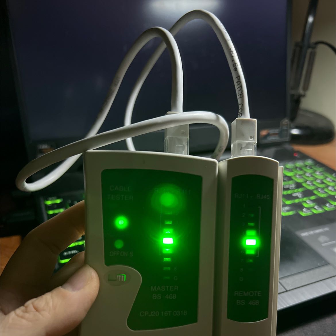 Hàng mới, có kèm pin, *** ok, giá lại hạt rẻ, rất ok