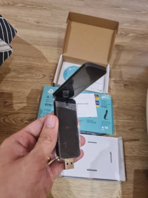 Hàng chính hãng, tình trạng mới. Khả năng bắt sóng tốt, mượt mà. Tuy nhiên trong quá trình cài driver mình mới biết đây là bản V3 (cũ hơn) chứ ko phải bản V5, cũng ko biết có điểm gì khác ko