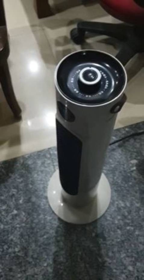 Năm ngoái cũng mua 1 con rẻ hơn xíu nhưng k chắc chắn lắm và nhìn logo camel cũng k sắc nét như con này. Năm nay mua hẳn shop Mall cho yên tâm. Về cảm quan ban đầu là máy nhẹ nhưng cầm thấy khá chắc tay, không bị ọp ẹp, logo sắc nét. Tét thử thấy chạy êm, ấm rất nhanh và rộng. Cho vào nhà tắm độ 5 phút rồi bỏ ra là cũng ok đủ ấm rồi, tắm bé không lo bé lạnh. Nhà có em bé nên sắm 1 cái