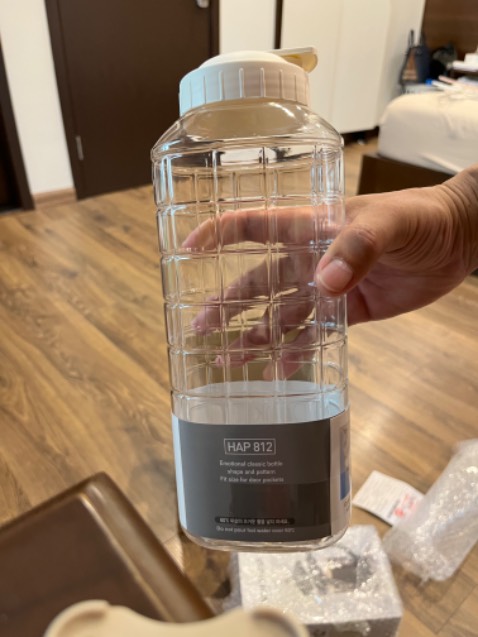 Hàng lock & lock đúng như mô tả. Ko hiểu sao nắp hơi nhờn, đã rửa sạch và… dùng ngay 😄