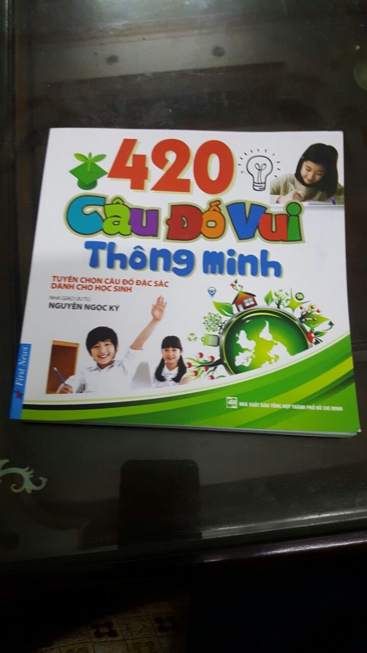 Sách vui làm mình cùng mấy đứa cháu nhà mình xoắn cả não:)). Cả ngày chỉ thi đố nhau.  Dịch vụ TiKi tốt lắm+ anh giao hàng lúc nào cũng thân thiện đội mưa đi giao hàng