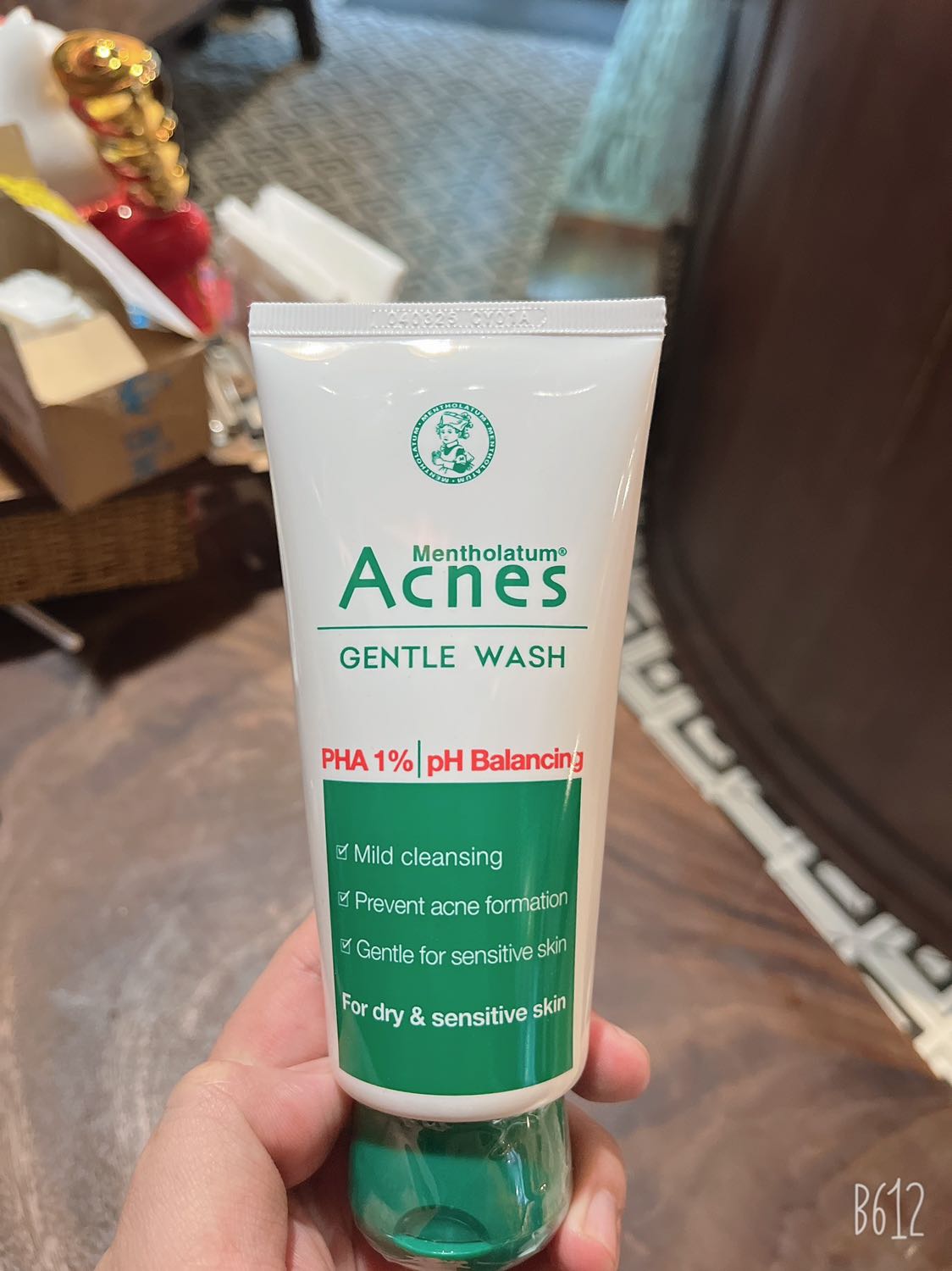 Mình nghĩ sữa rửa mặt này là loại nhẹ, dùng cái này xong thêm toner nữa là thấy da ẩm đủ, chăm thì thêm kem dưỡng nhưng cơ bản 2 cái là ổn áp rồi. Ổn nha!!! Mình nghĩ sữa rửa mặt này là loại nhẹ, dùng cái này xong thêm toner nữa là thấy da ẩm đủ, chăm thì thêm kem dưỡng nhưng cơ bản 2 cái là ổn áp rồi. Ổn nha!!!