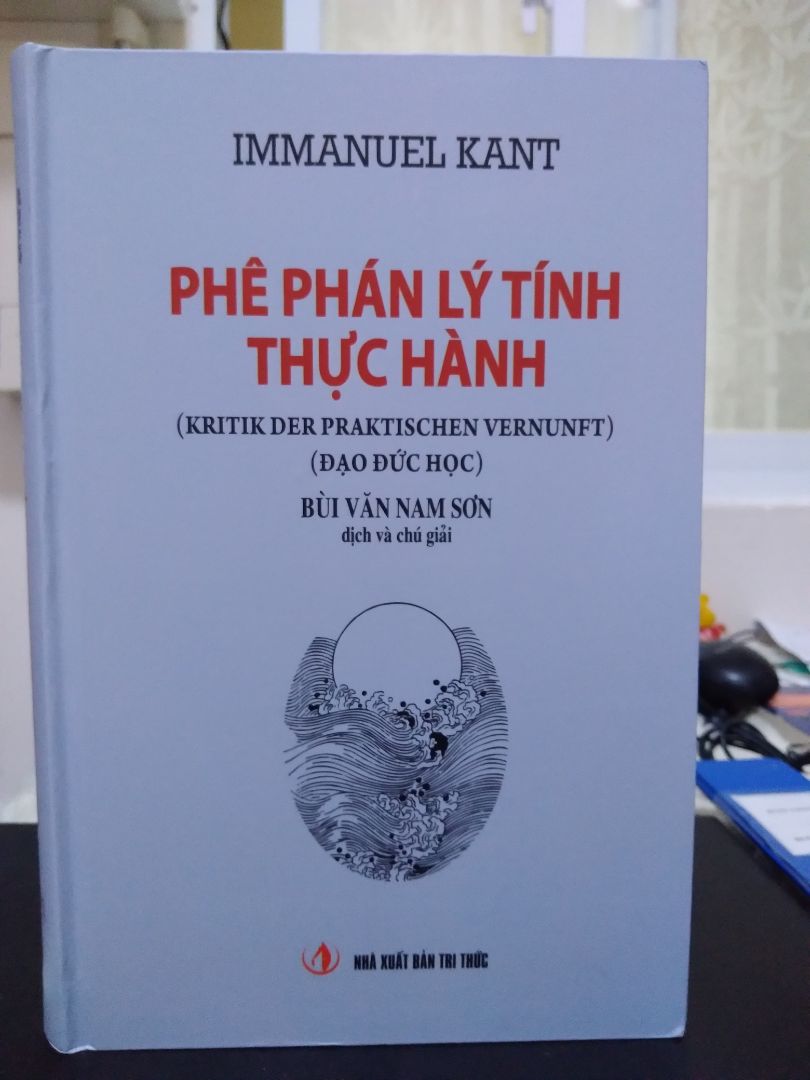 Cuốn Phê phán lý tính thực hành, sự phản tư về đạo đức học....Thật sự thì không biết tự bao giờ, mình bị cuốn hút về thể loại này. Sức hấp dẫn khó cưỡng về nó. Nghe cái tên tác phẩm, hoặc nghe cái tên tác giả, hoặc nghe cái tên dịch giả thôi đã mon men đi tìm đọc. Cuốn Phê phán lý tính thực hành, sự phản tư về đạo đức học....Thật sự thì không biết tự bao giờ, mình bị cuốn hút về thể loại này. Sức hấp dẫn khó cưỡng về nó. Nghe cái tên tác phẩm, hoặc nghe cái tên tác giả, hoặc nghe cái tên dịch giả thôi đã mon men đi tìm đọc.