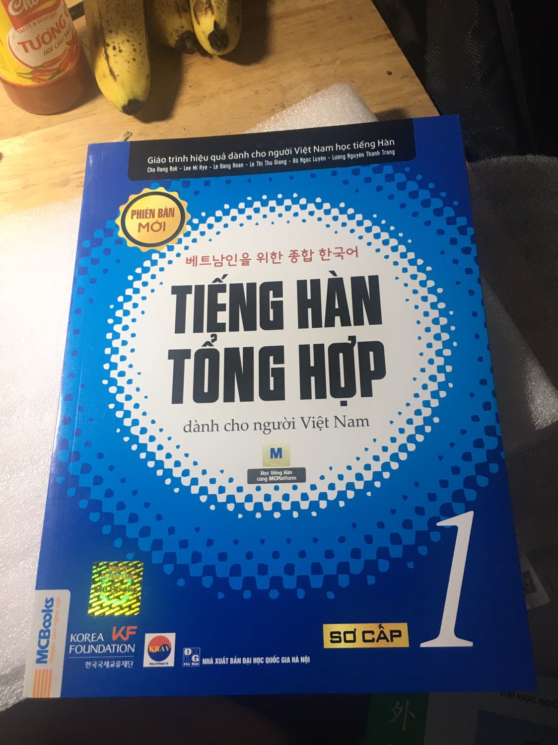 Bề ngoài sách khá cũ, hơi bẩn tí xíu nhưng mua sale mà nên không đòi hỏi, mà giá rẻ thật mn ạ , cảm ơn Tiki và Fahasa với anh shipper dễ thương! Bề ngoài sách khá cũ, hơi bẩn tí xíu nhưng mua sale mà nên không đòi hỏi, mà giá rẻ thật mn ạ , cảm ơn Tiki và Fahasa với anh shipper dễ thương!
