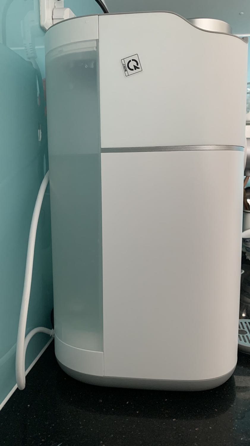 Sản phẩm rất đáng để mua: kiểu dáng đẹp, gọn, nhiều chức năng và tiện lợi di chuyển. Mọi người nên mua nhé