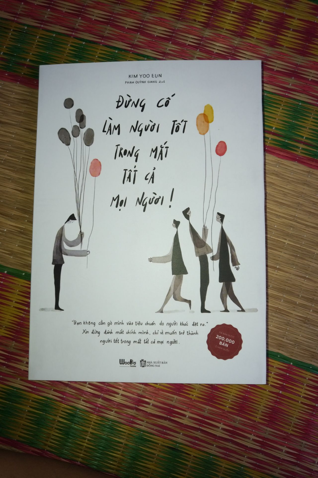 Sản phẩm đóng gói cẩn thận, thời gian giao hàng cực nhanh khi mình mới đặt bữa mùng 2 thì mùng 4 đã giao tới, nhân viên giao cũng cực kỳ thân thiện.