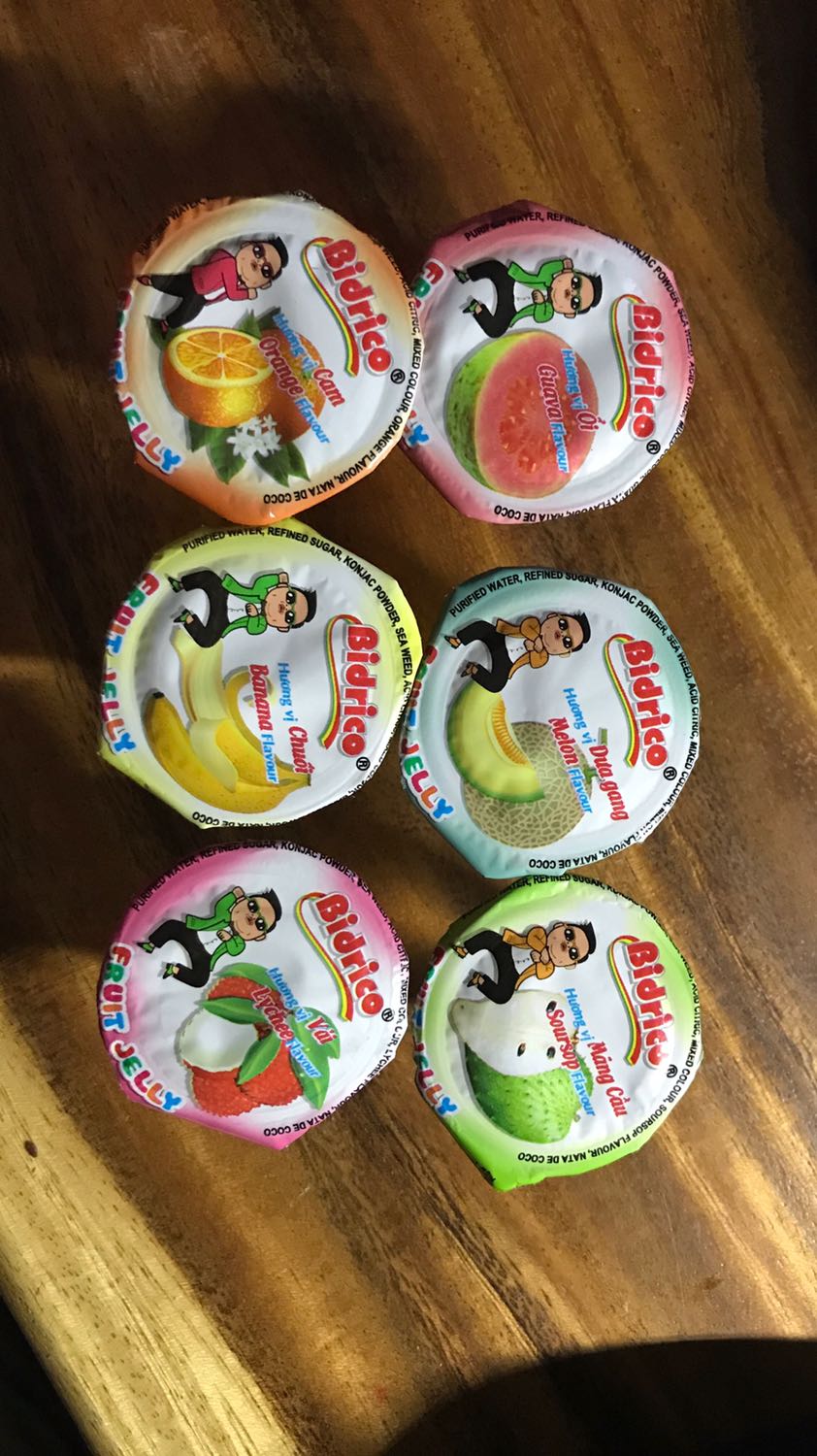 Chất lượng vẫn như ngày xưa mình ăn. Tuy nhiên trong phần mô tả sản phẩm thì có đủ các vị, nhưng những vị mình thích như: thơm, nho, táo thì lại không có. Chắc trong loại bịch 1kg mới có 😶