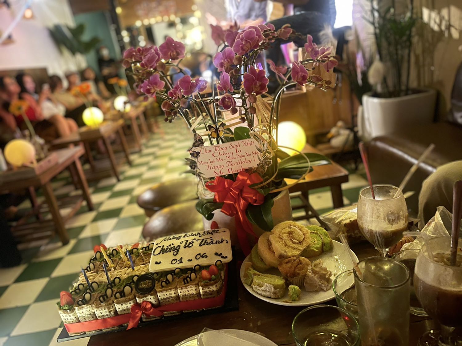 sản phẩm đúng mô tả, giao hàng đóng gói ổn áp, đã mua và dùng không hối tiếc ^^ ảnh mang tính nhận thưởng