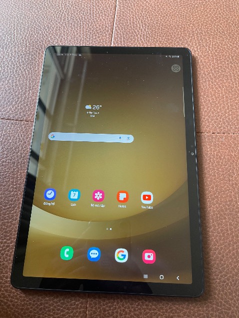 Tab A9 Plus mua về xài nhưng thực sự hơi hối hận, màn hình hơi tối, tốc độ 90Hz nhưng vẫn chậm như 60Hz, lúc sắp xếp app bên trong menu còn bị tình trạng giựt lag, rồi tự động điều chỉnh vị trí app nên thấy hơi khó chịu khi sử dụng. Rất mong Tiki cho mình được đổi/trả sản phẩm.