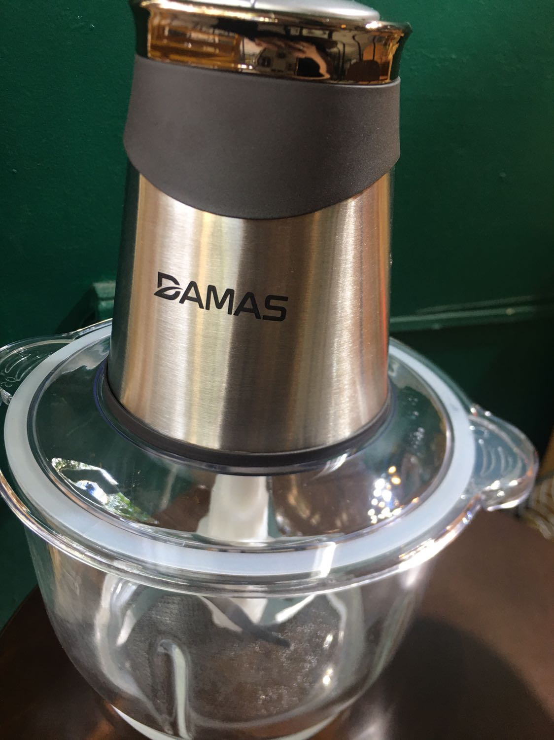 Shop rất uy tín
Giao đủ hàng
Máy xay chắc chắn tiện lợi, nhiều chức nắng
Máy xay rất mạnh, xay nhuyễn, đều ,....
Xay được nhiều thực phẩm như thịt, tỏi, ớt .....
Mọi người nên mua nha rất đáng đồng tiền mình bỏ ra
Một món đồ đáng có trong ngăn bếp của nhà bạn