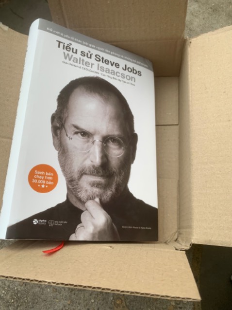 Sách bị gãy góc đã được Tiki đổi lại hàng mới. Dịch vụ đổi trả nhanh chóng, khá tốt. Nhưng Tiki cần đóng hàng cẩn thận hơn trong lần đầu.