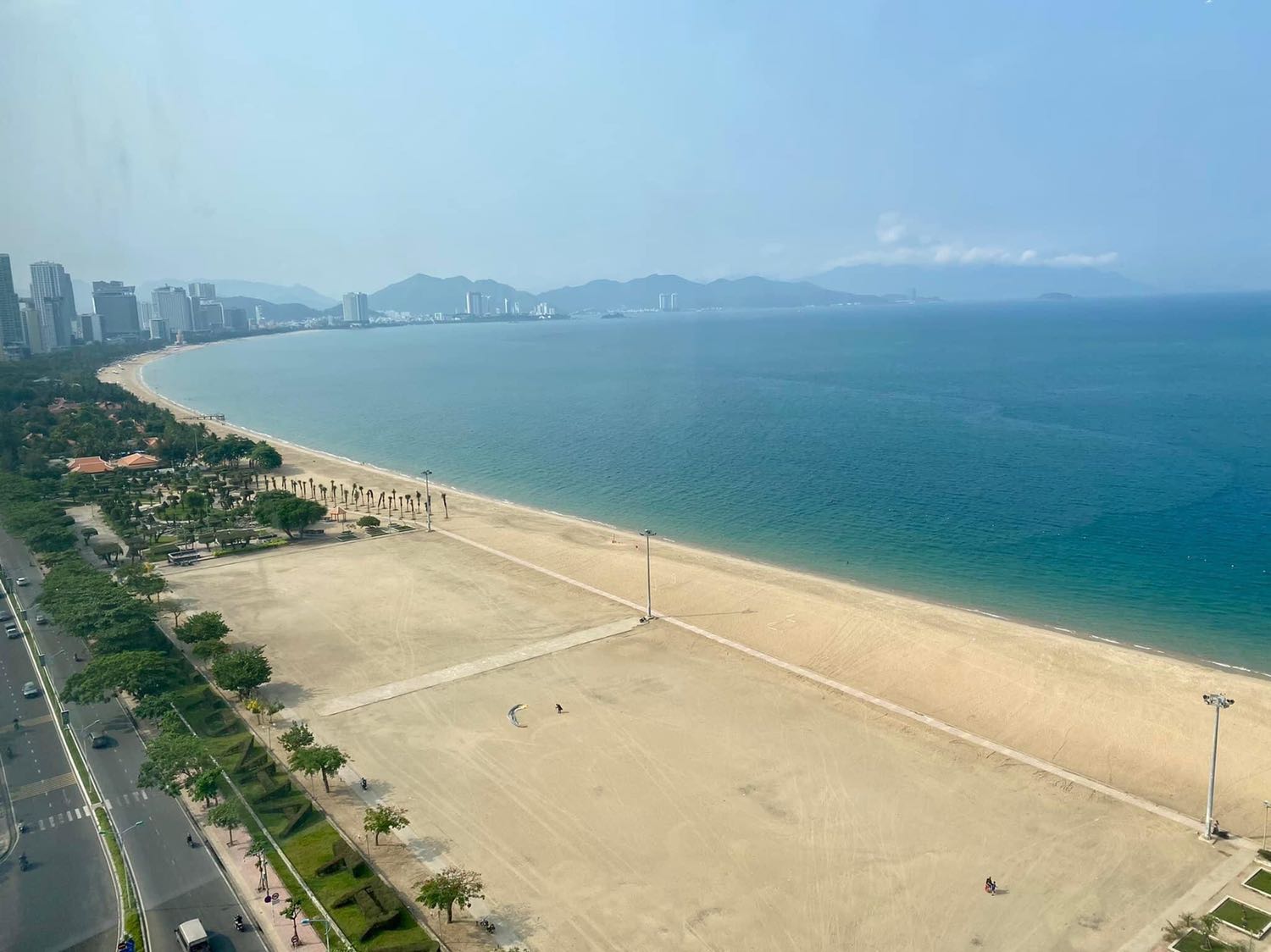 Chất lượng tạm ổn, hơi yếu, chịu khó bẻ cong cần đừng vươn quá dài thì dùng được