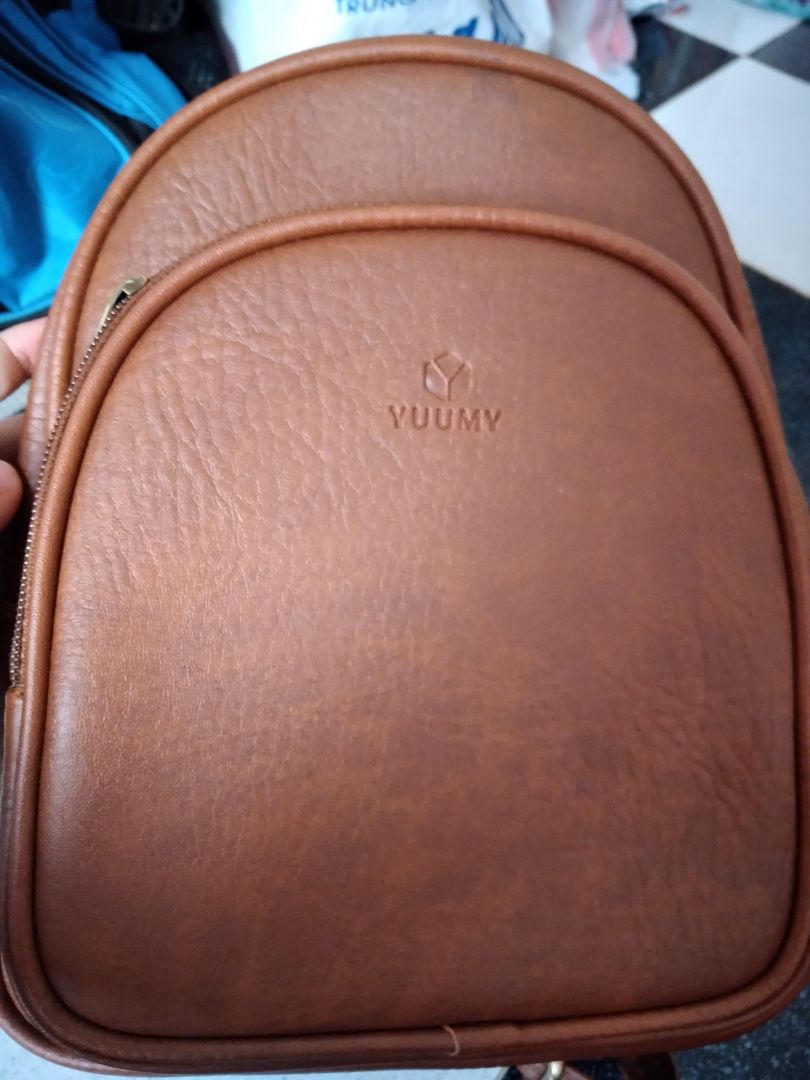 Màu sắc đúng ý mình, rất thích. Chất liệu tốt, mình đã mua nhiều sản phẩm của hãng này, xài rất bền. Mua giá sale, 129k.