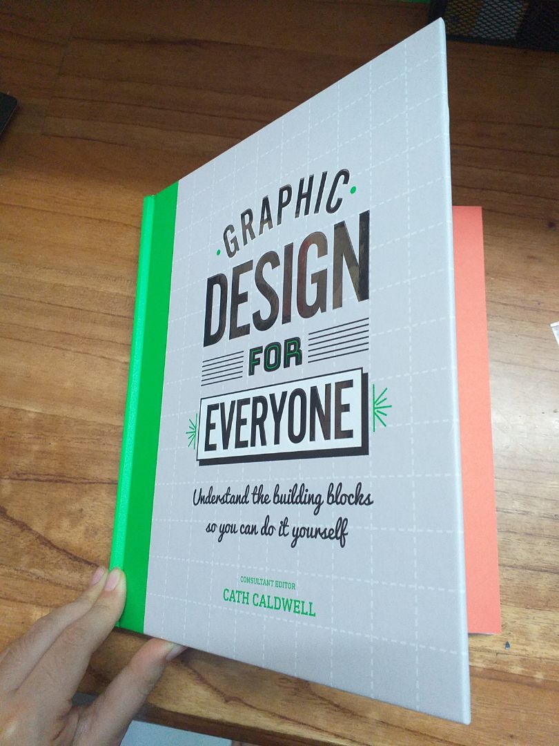 Sách bìa cứng. Bên trong trình bày đẹp. Còn nội dung thì mình vẫn chưa đọc nhưng mọi người có thể thấy phần mục lục... Toàn những cái cơ bản cho người mới bắt đầu. Ngoài ra hàng còn giao nhanh nữa.