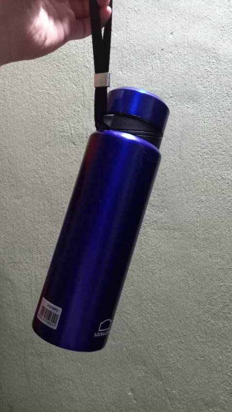 Uống 2 ngày mới hết đá. Giữ nhiệt nóng hay lạnh rất tốt, bình800ml vừa ta cầm.