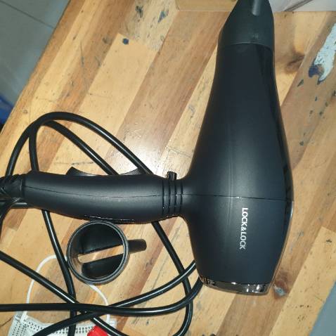 Giao nhanh chóng ! Mua 2 cái nhưng 1 cái shop kt không kĩ bị hở . Hai hộp mua đều bị móp méo - muốn mua tặng nên không ưng ý cho lắm !