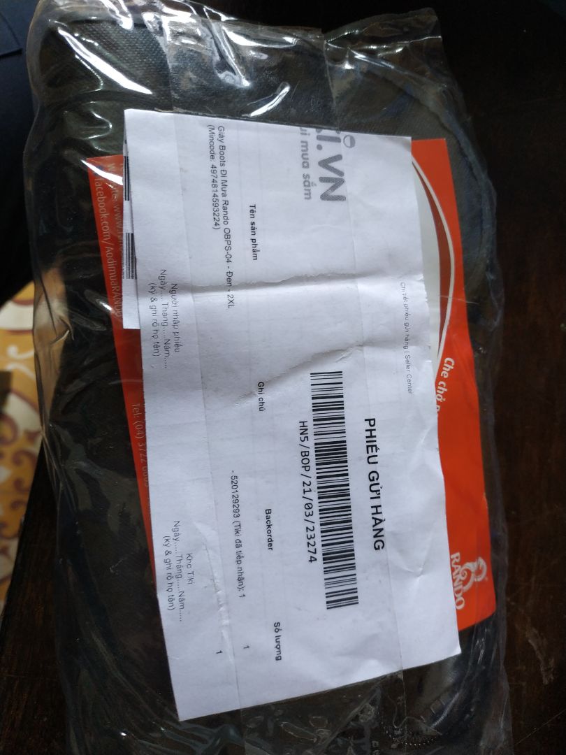 Mình đi giầy size 42, đã đặt đôi boost tăng thành 2XL rồi mà lại giao thành size L!!! Đẽo chân đi cho vừa sao???