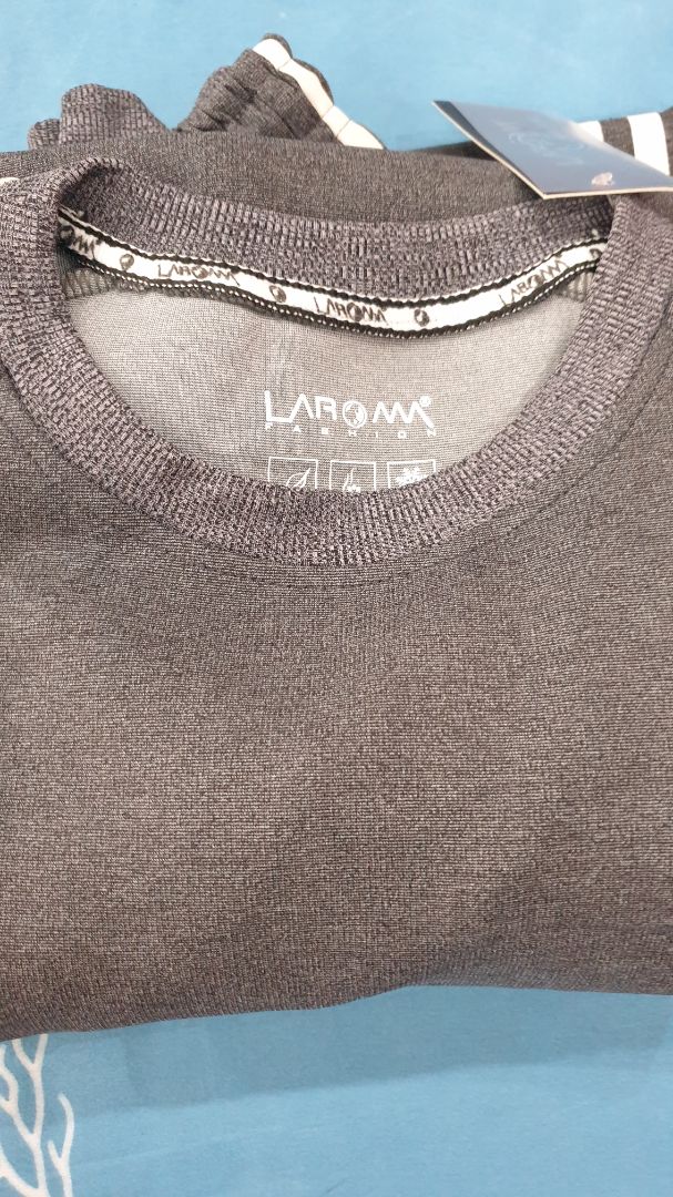 Quần áo đẹp, giao hàng thân thiện