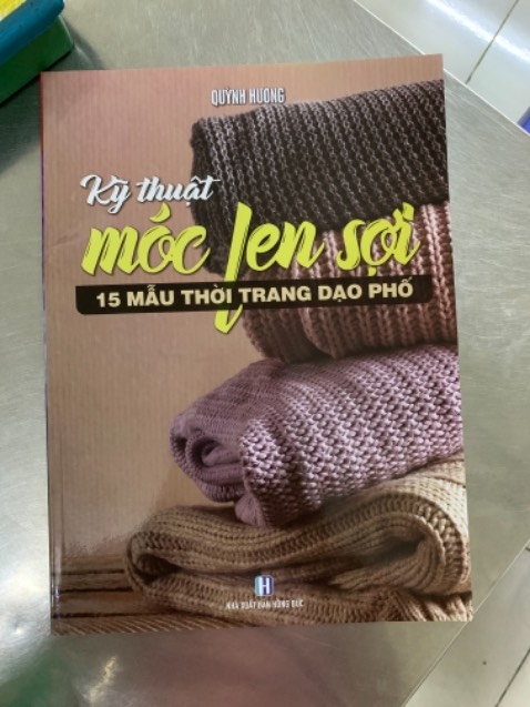 Mình đặt cuốn sổ móc thảm, giày , nón mà shop đưa cuốn này! 
Thất vọng Mình đặt cuốn sổ móc thảm, giày , nón mà shop đưa cuốn này! 
Thất vọng