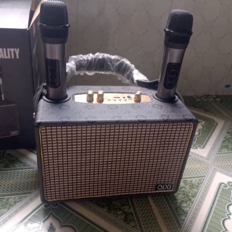 Loa này tốt lắm. Âm thanh rất hay. Mic rõ, có vang. Không có bị thô, trầm. Shop tư vấn nhiệt tình. Đóng gói hàng rất kỹ lưỡng. Bọc rất nhiều lớp xốp và còn có băng keo cảnh báo "hàng dễ vỡ".