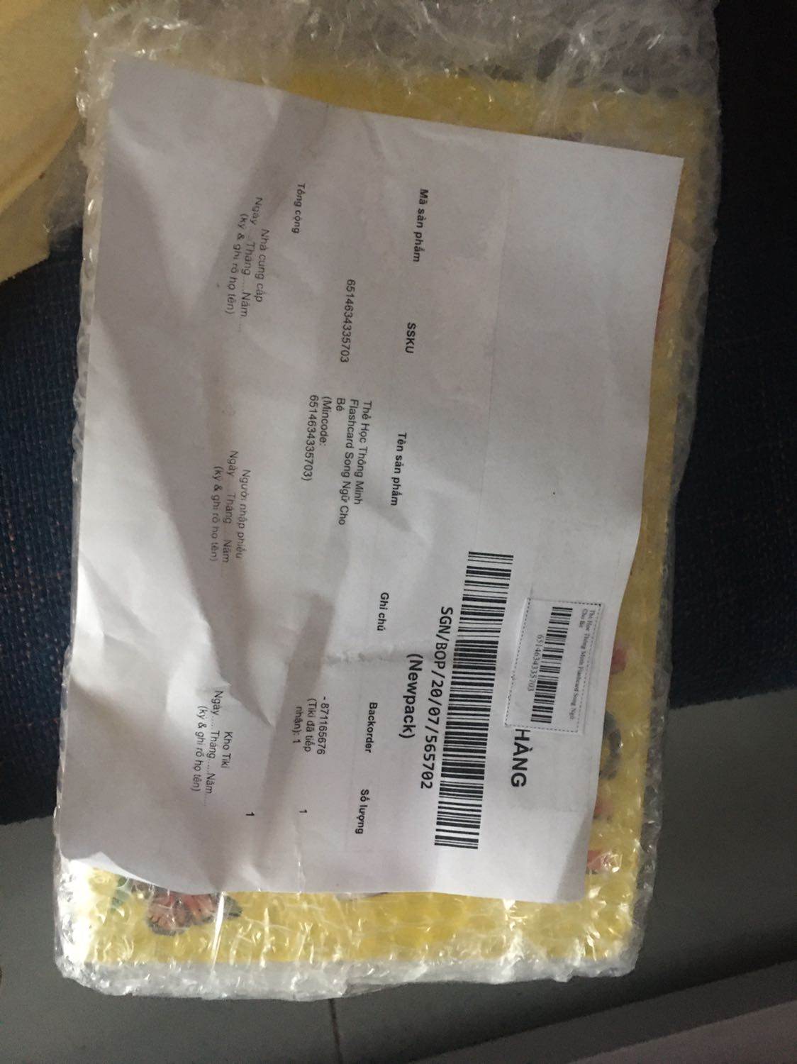 - sp oki , kích thước A5, giấy cứng . Hình in đẹp .
- mình nhận được 14 chủ đề . 
- tiki đóng gói đẹp , giao nhanh