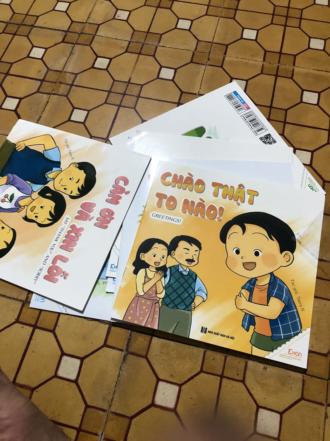 sách đẹp có song ngữ tiếng anh rất hay. bé nhà mình dc tập các bộ ehon trước nay rất háo hức.