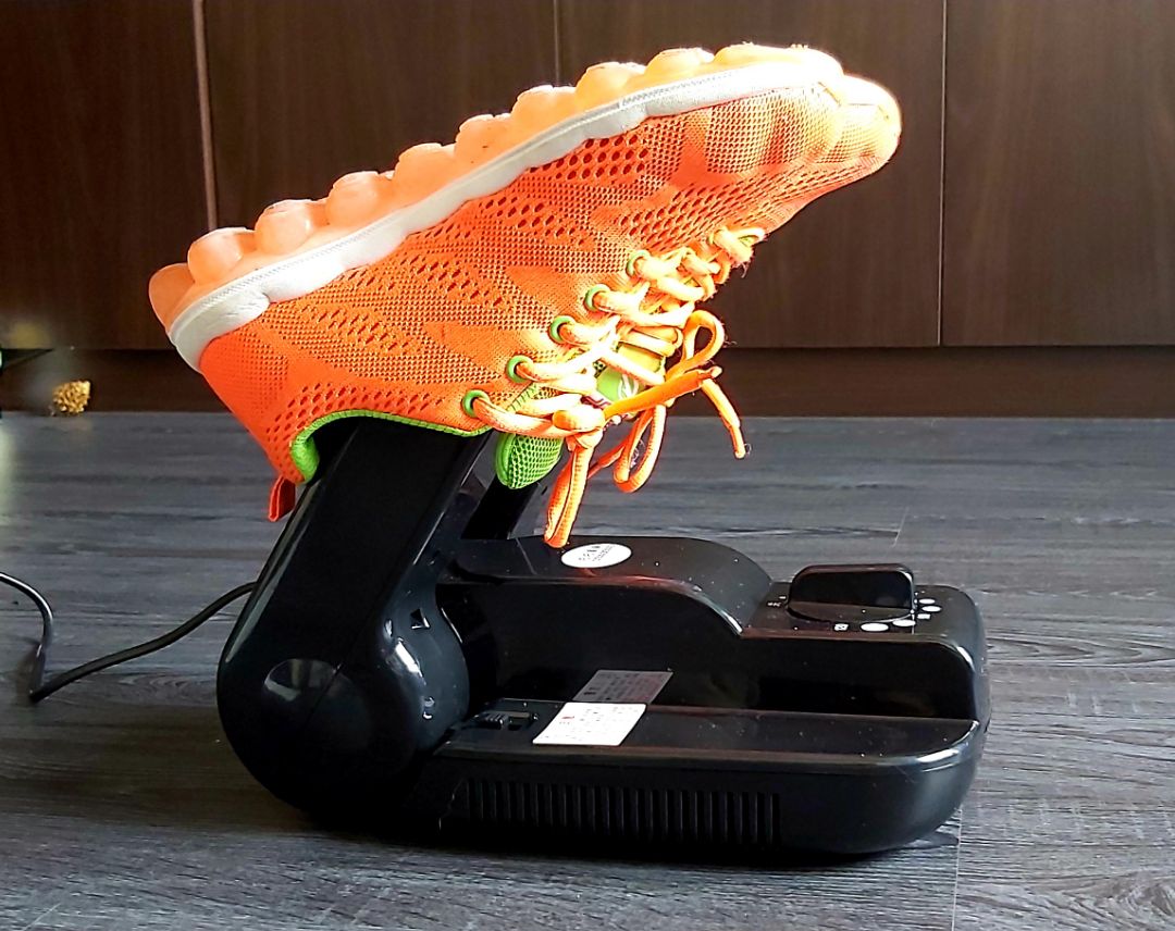 Sản phẩm chất lượng phù hợp với giá tiền. Thiết kế gọn nhẹ, mình mới dùng 1 lần nên chưa nhận xét được nhiều. Quạt gió kêu êm, phả hơi nóng vừa phải... mình tiếp tục trải nghiệm 😋.
Shop bọc hàng cẩn thận, tuy nhiên giao hàng ko đúng mẫu giới thiệu trên gian hàng.
Mình đặt hàng qua Tiki rất nhanh và tiện lợi, thêm nữa mình nhận được nhiều ưu đãi từ Tiki nên mình chỉ phải thanh toán 68k cho món hàng này. Like & Thanks!