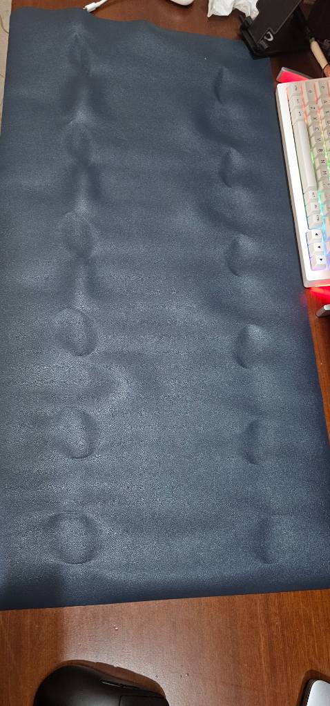 Gửi hàng cuộn lại nhăn nheo, nát. Mà thực ra là do chất liệu không phù hợp.