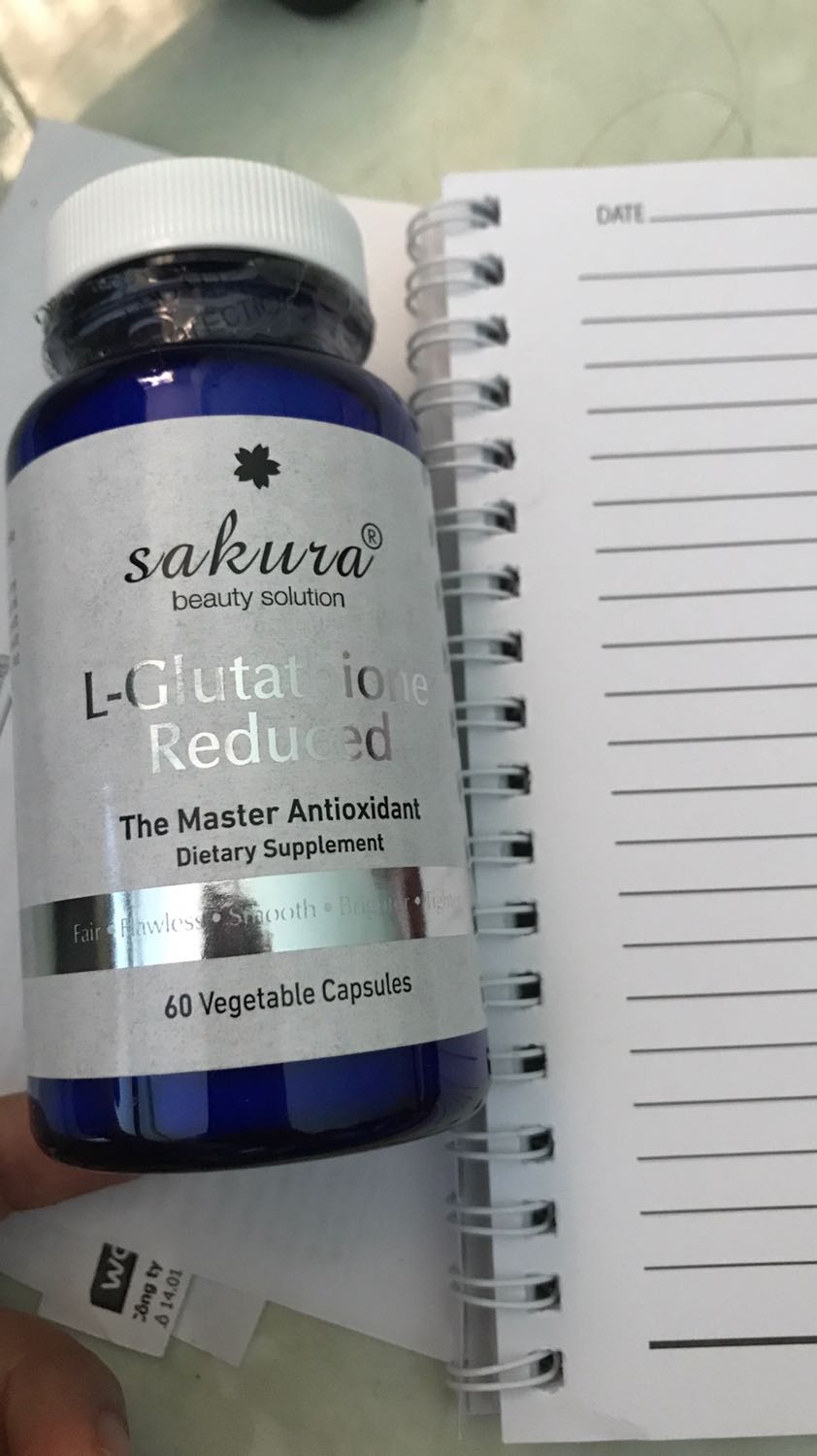 Mua lần đầu thấy tem mác bị đục , như kiểu bị âm , ko biết có dùng dc ko ah