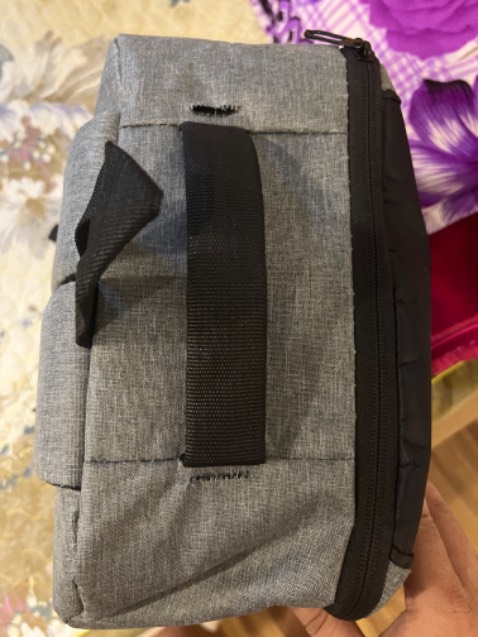 Về quê 2 lần, thì bị rách quai. Hàng rất lởm mặc dù mẫu mã cũng đc