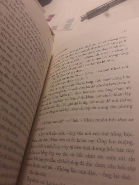 Sách đẹp chất lượng in tốt chắc chắn là vuông vắn bìa sắc nét và đẹp giao hàng siêu nhanh chưa đến một ngày nhưng mà do đóng hàng chưa ổn cho nên khi vận chuyển có bị móp méo một đoạn nhỏ mong sau nào shop nhớ dùng giấy bao quanh sách trước khi đóng vào hộp điểm sáng là không dùng ni *** để bọc sách chống sốc