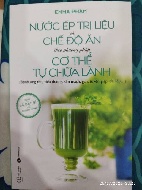 Giấy đẹp, mực in rõ nét, đọc sơ qua thấy kiến thức hay. tuy nhiên khâu đóng hàng khá ẩu, chỉ bọc sơ lớp màn bọc rồi bỏ vào hộp giấy tiki. rất dễ móp méo, gãy góc hư sách hết. Lâu rồi mới mua lại sách trên tiki, cách đóng hàng vẫn như trước, nên thà mua ở tại nhà sách theo giá bìa nhưng dc lựa chọn cuốn sách đẹp thích hơn.