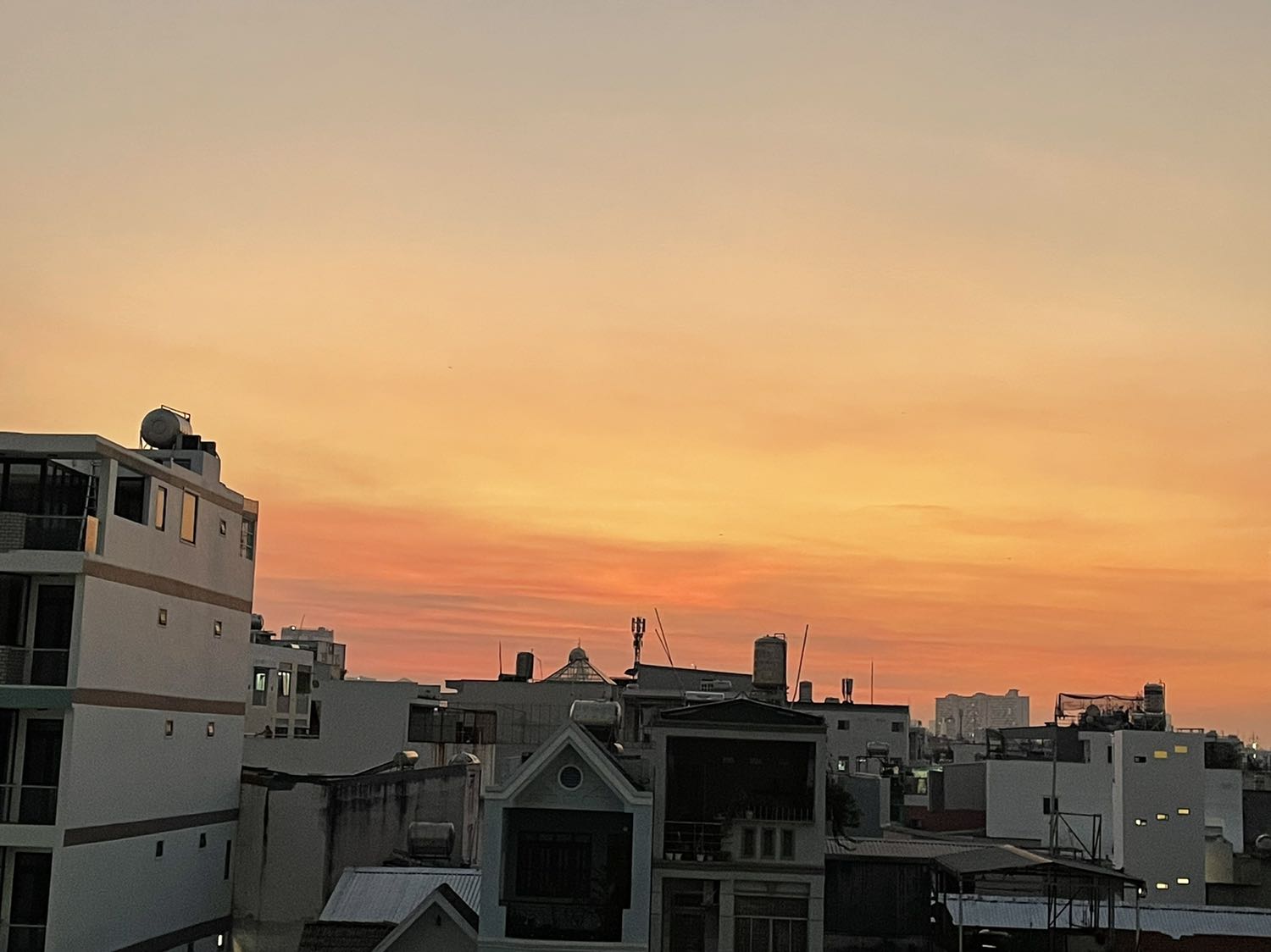 Giao hàng nhanh, đóng gói cẩn thận, sách đẹp