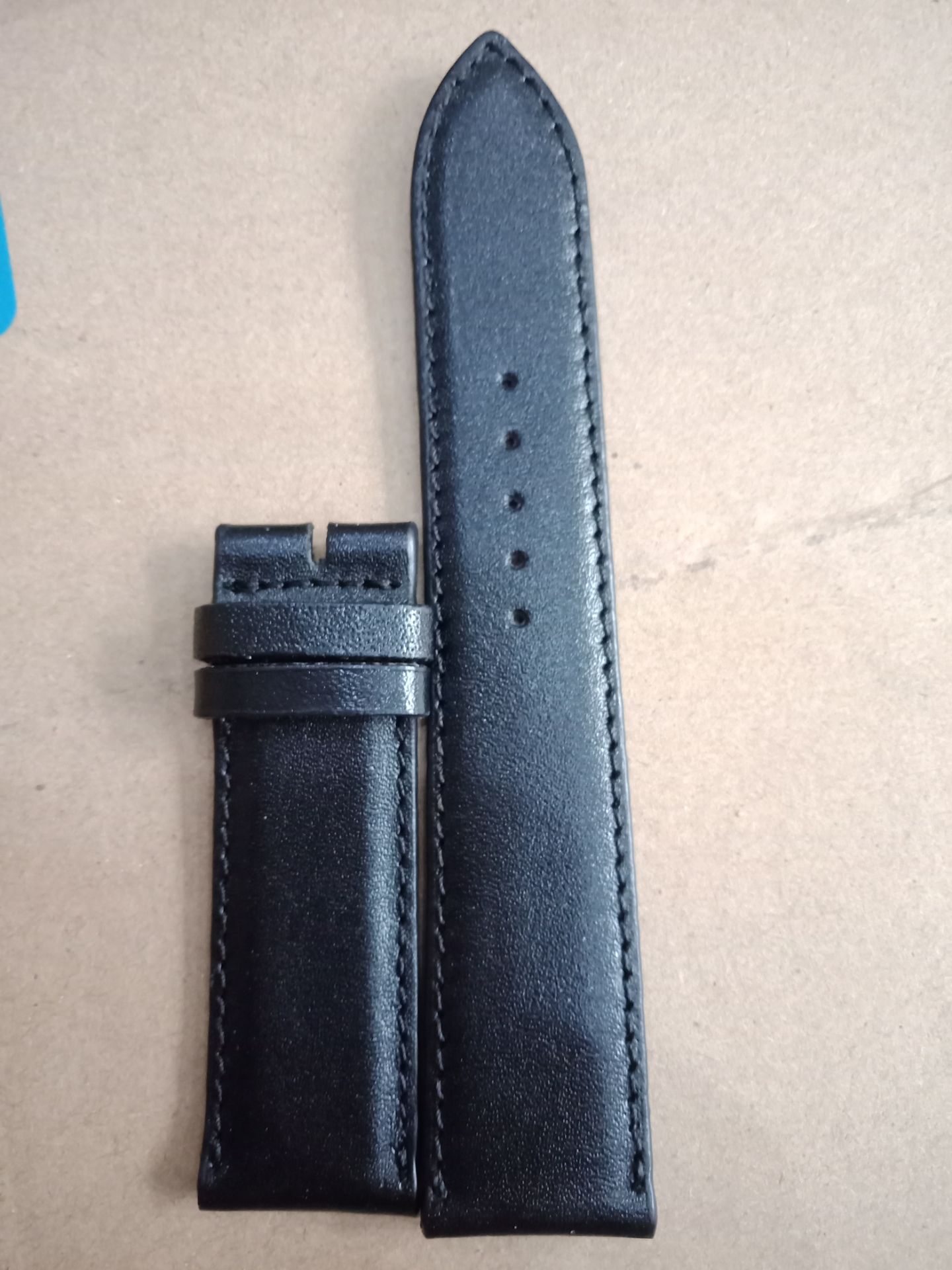 Dây đồng hồ size chuẩn... da thật , giao hàng nhanh...