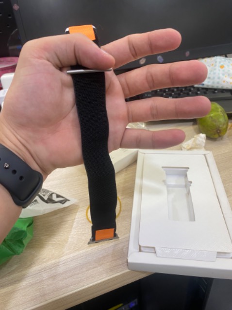 Không đúng mô tả, hàng nhái chứ không phải hàng chính hãng như quảng cáo. Đặt màu Cam, giao màu Đen Cam, mà trên vỏ hộp là Màu Starlight. Nghi ngờ là shop dùng hàng rẻ tiền đóng vào hộp chính hãng *** khách hàng. Thật sự bực mình