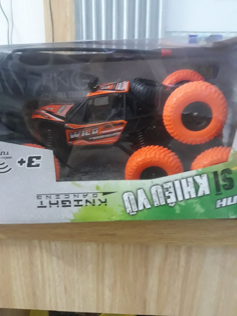 điều khiển và xe ko khớp nhau,ko chạy được, trước khi giao sao shop ko kiểm tra trước, giờ sao đây????cực kỳ ko hài lòng, bé tự ý đặt hàng, lỡ rồi nên mẹ nhận hàng mà kết quả là ko chạy đc!!cực kỳ ko hài lòng ,