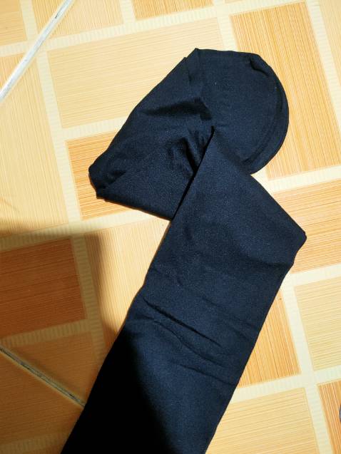 Vải mịn, chất liệu co giãn. Sẽ ủng hộ lần sau